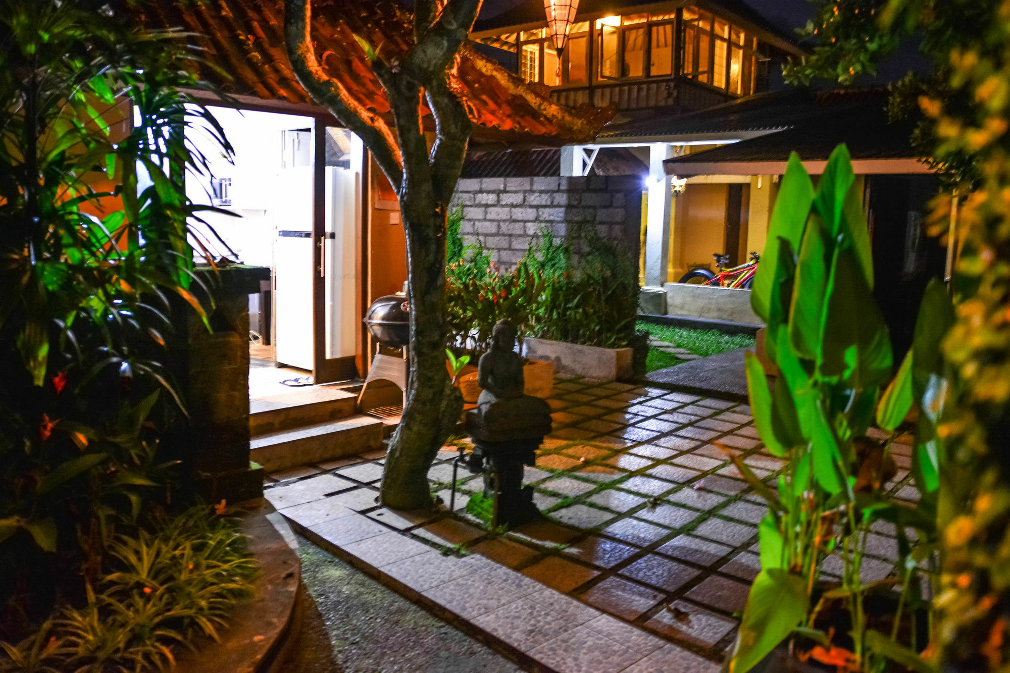 Griya Sriwedari Hotel Убуд Екстериор снимка